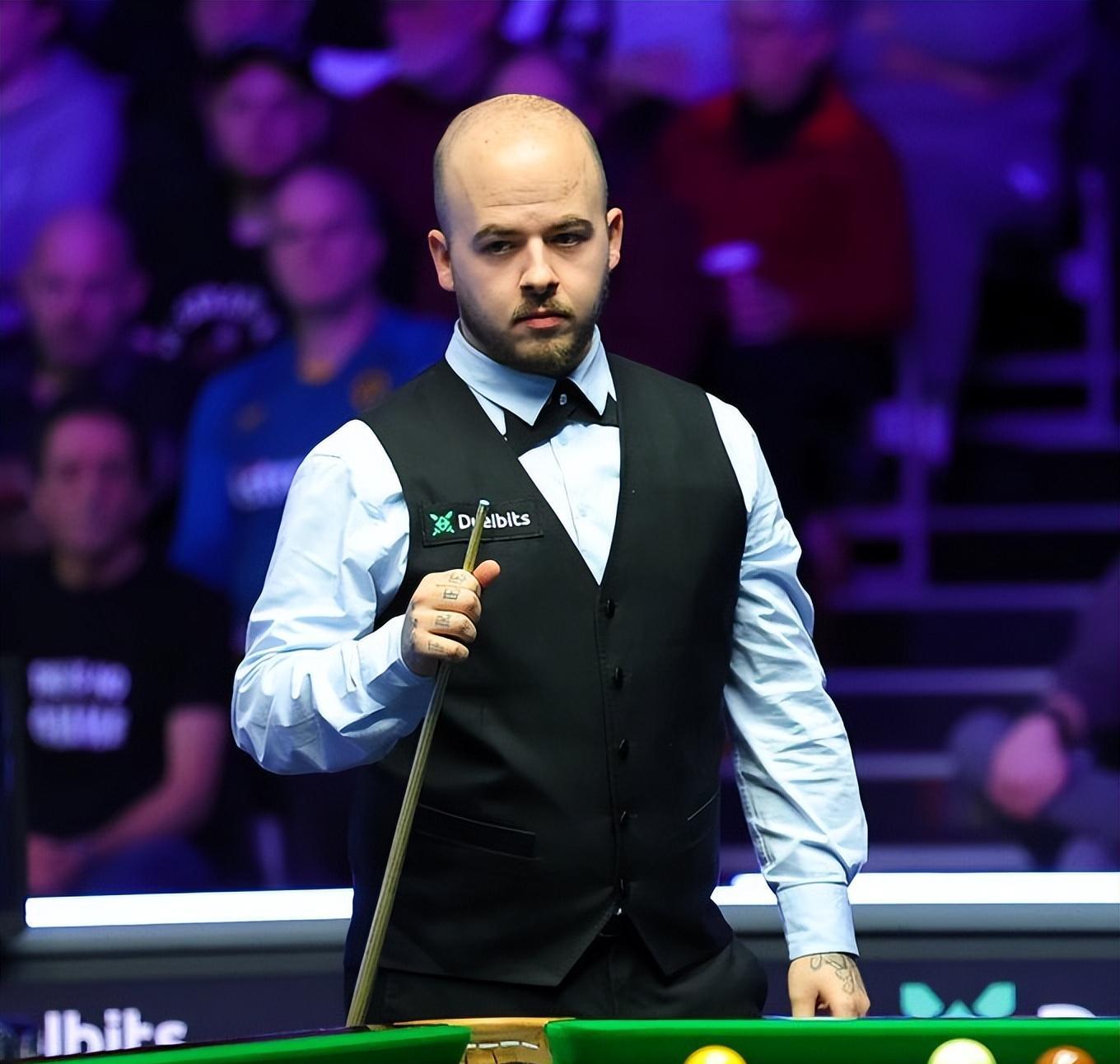 而王彤则以 而王彤则以